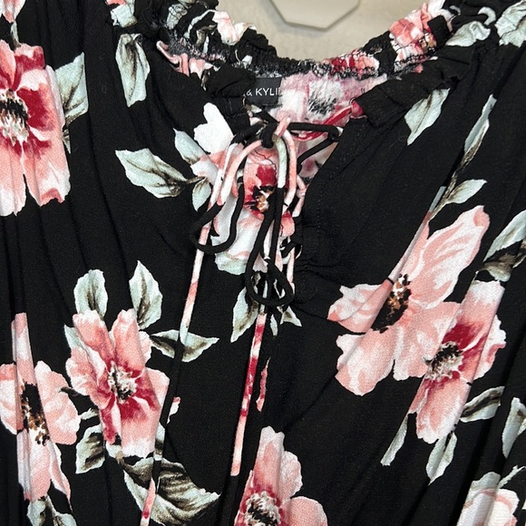 Kendall & Kylie top - Picture 2 of 3